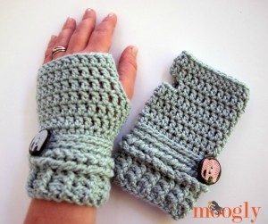 Ups and Downs Fingerless Mittens - pattern available on Mooglyblog.com  